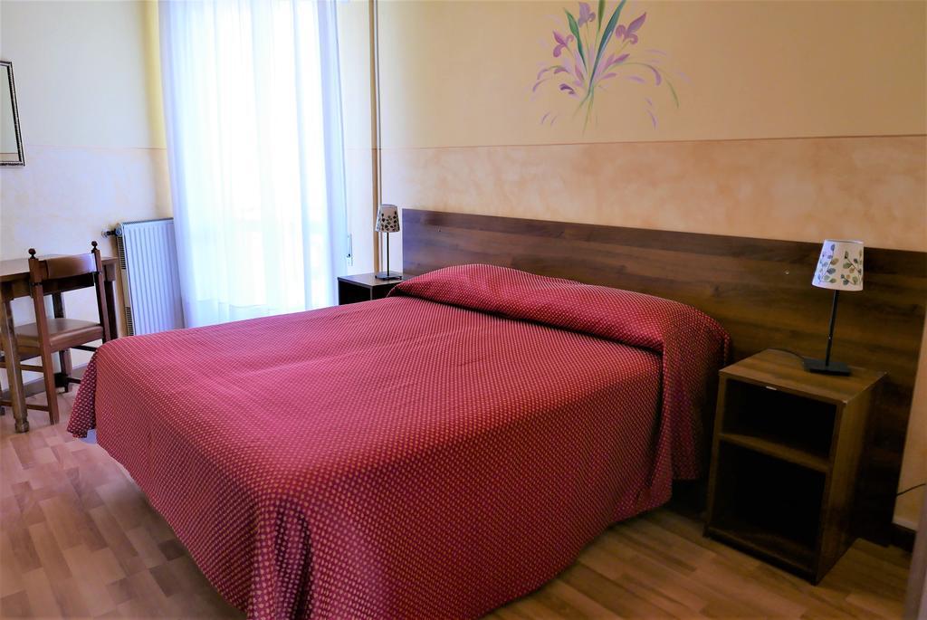 Albergo Villa Angela Тосколано-Мадерно Экстерьер фото